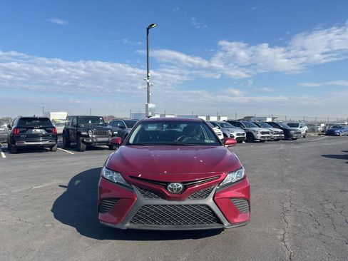 Used 2018 Toyota Camry SE image 8