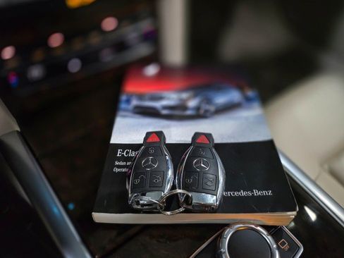 Used 2016 Mercedes-Benz E 350 4MATIC Wagon image 46