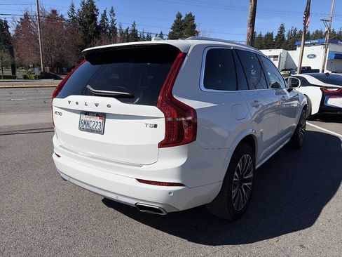Used 2020 Volvo XC90 T5 Momentum image 12