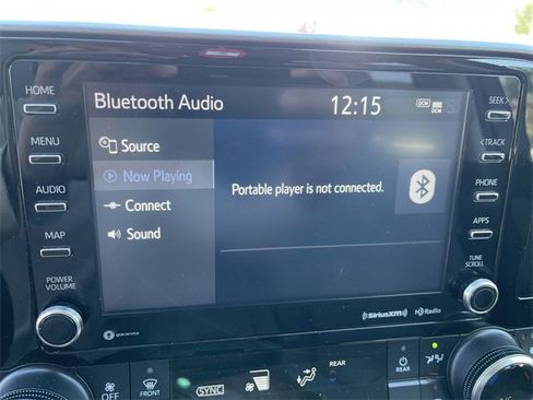 Used 2022 Toyota Highlander XLE image 16