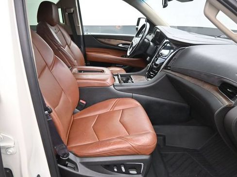 Used 2015 Cadillac Escalade Premium AWD/4WD image 10