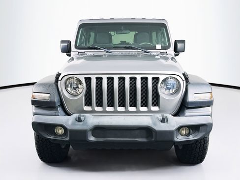 Used 2020 Jeep Wrangler Unlimited Sport S image 2