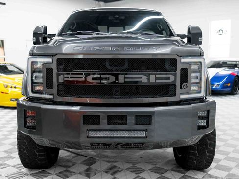 Used 2017 Ford F250 Platinum w/ Platinum Ultimate Package AWD/4WD image 4