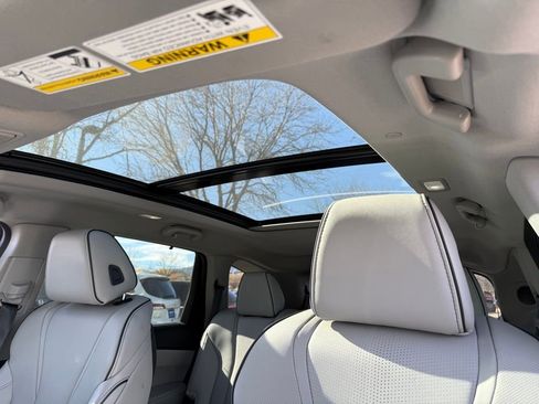 Used 2023 Acura MDX SH-AWD w/ Advance Package image 30