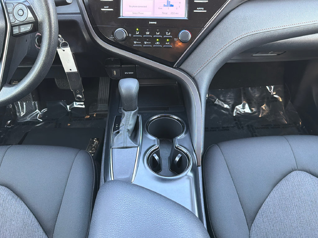 Used 2020 Toyota Camry LE FWD image 12