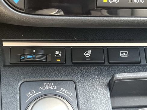 Used 2017 Lexus ES 350 w/ Luxury Package FWD image 39