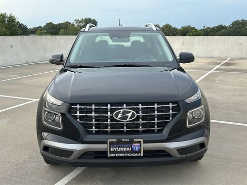 Used 2025 Hyundai Venue SEL FWD image 8