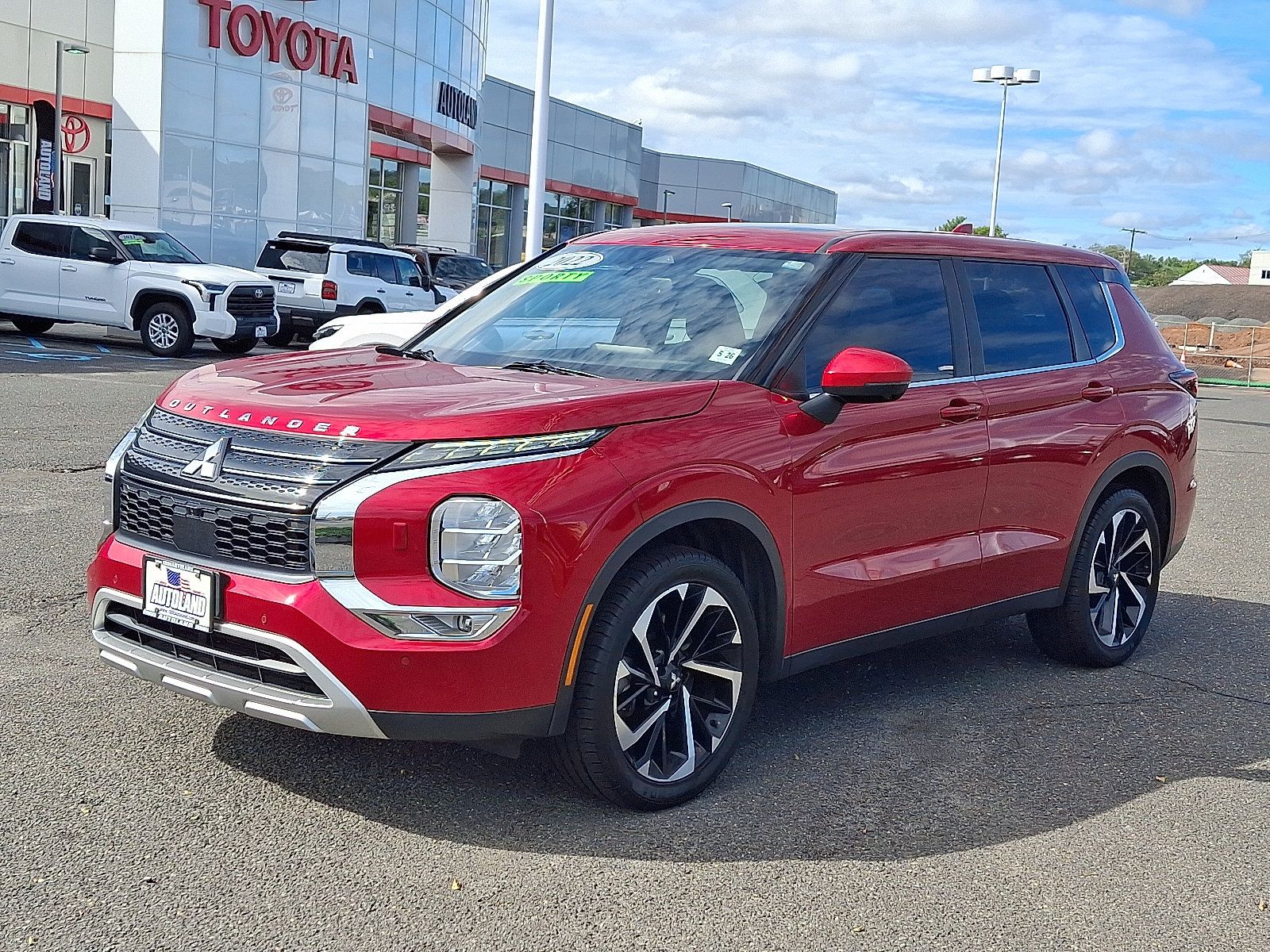 Used 2022 Mitsubishi Outlander SE AWD/4WD image 3