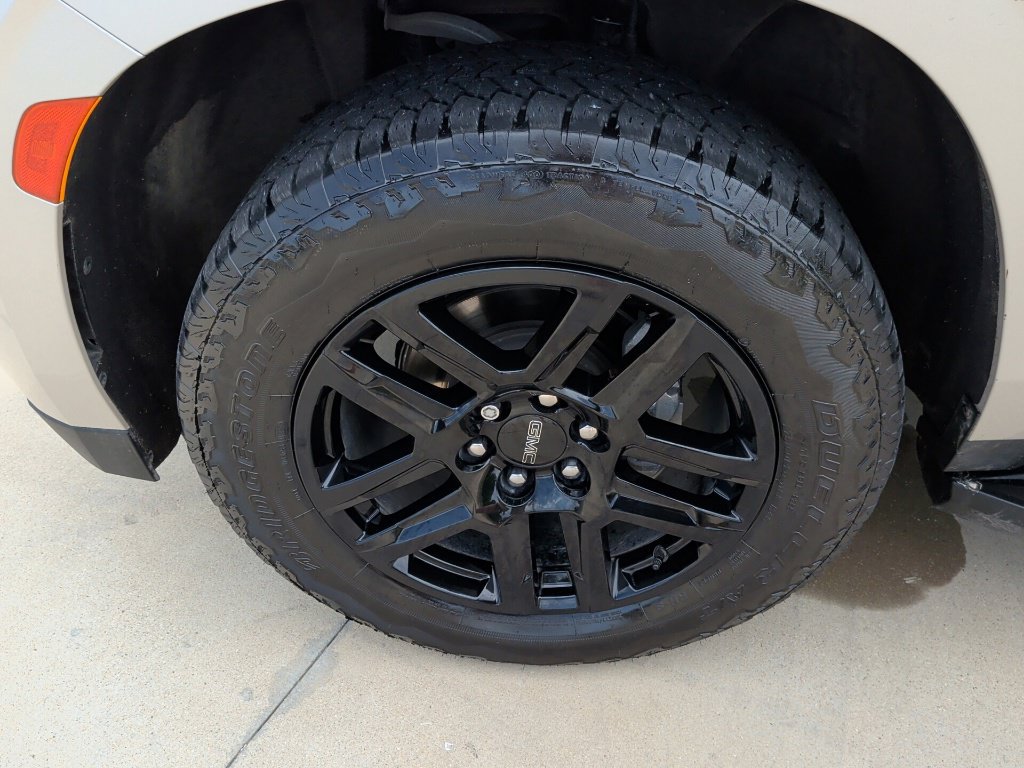 Used 2022 GMC Yukon Denali RWD image 50