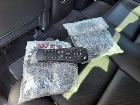 Used 2013 Chevrolet Avalanche LTZ image 21