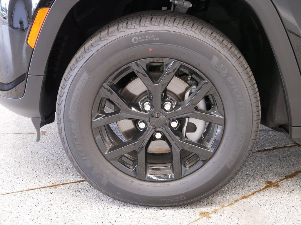 New 2026 Jeep Grand Cherokee Altitude AWD/4WD image 11
