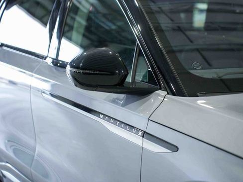 Used 2024 Lincoln Nautilus Reserve w/ Equipment Group 202A image 9