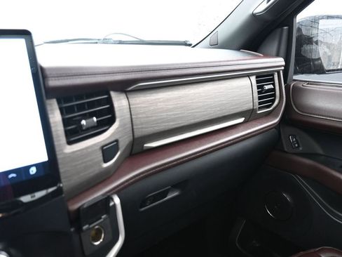 Used 2024 Ford Expedition Max Limited AWD/4WD image 28