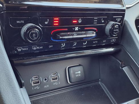 Used 2024 Jeep Grand Cherokee L Laredo w/ Luxury Tech Group I image 14