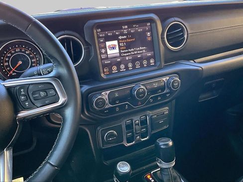 Used 2021 Jeep Gladiator Overland w/ Popular Equipment Package AWD/4WD image 7