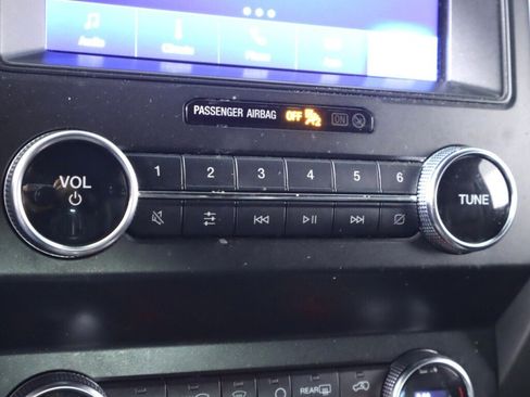 Used 2020 Ford Expedition Max XLT w/ Equipment Group 202A AWD/4WD image 24