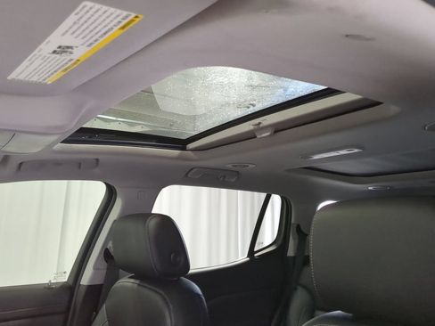 Used 2022 GMC Acadia SLT w/ LPO, Floor Liner Package FWD image 23