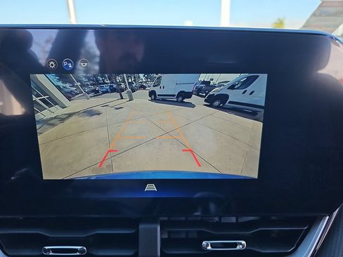 New 2026 Chevrolet Equinox LT FWD image 23