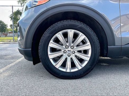 Certified 2023 Ford Explorer Limited w/ Limited Technology Package AWD/4WD image 9