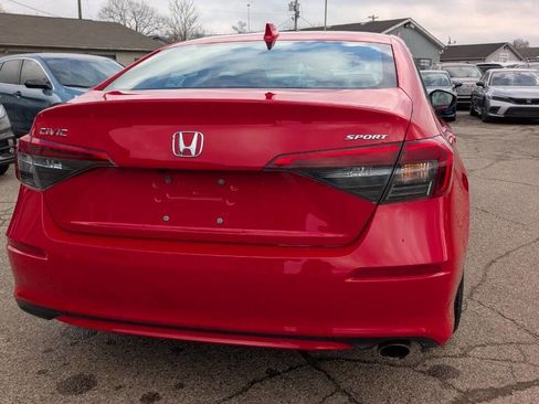 Used 2022 Honda Civic Sport image 3