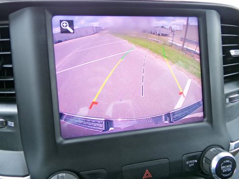 Used 2020 RAM 1500 Laramie image 9