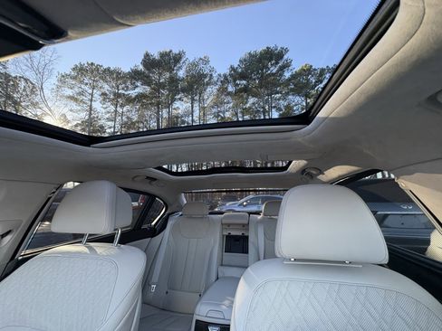 Used 2018 BMW 750i image 49