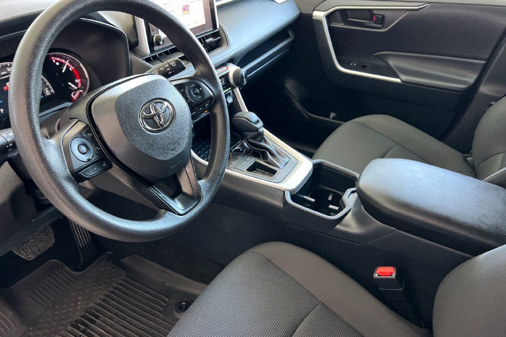 Certified 2025 Toyota RAV4 LE FWD image 13