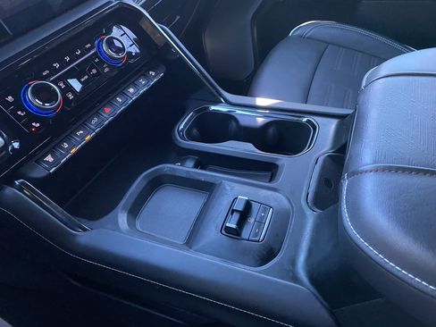 Used 2024 GMC Sierra 2500 AT4X image 32