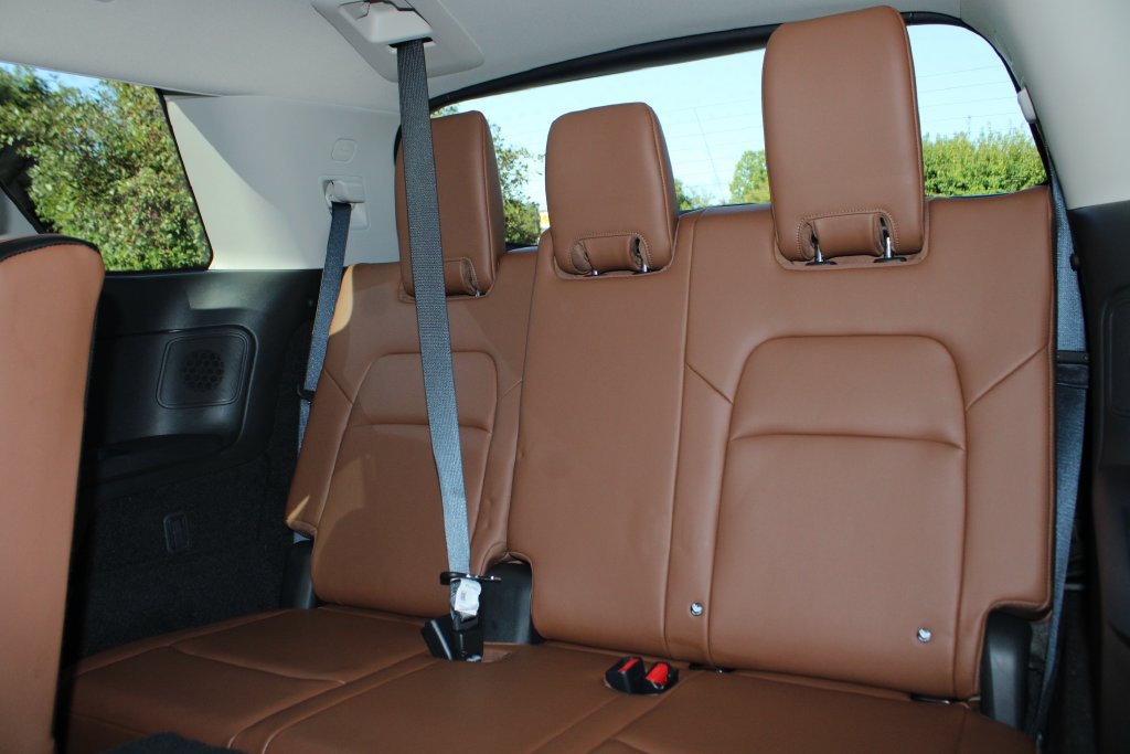 Used 2025 Nissan Pathfinder Platinum w/ Cargo Package AWD/4WD image 14