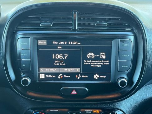 Used 2025 Kia Soul LX w/ LX Technology Package image 18