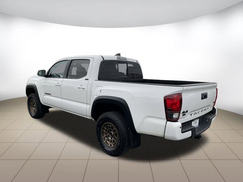 Used 2023 Toyota Tacoma SR5 w/ Trail Edition image 5