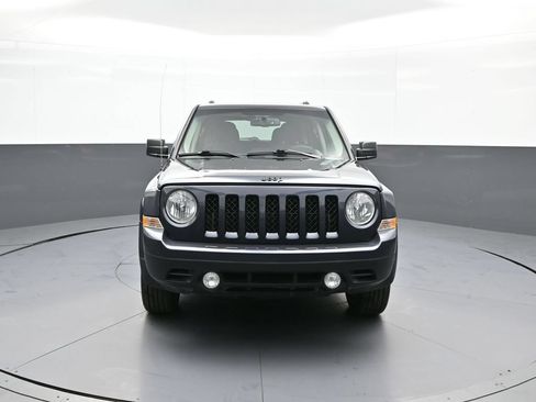 Used 2015 Jeep Patriot Sport w/ Power Value Group FWD image 2