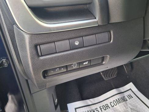 Used 2024 Nissan Rogue SV FWD image 10