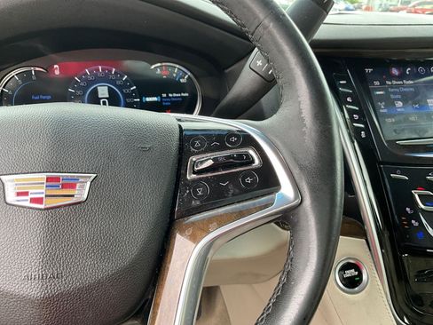 Used 2020 Cadillac Escalade Luxury AWD/4WD image 11