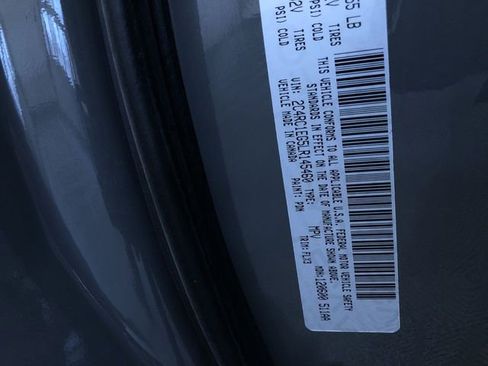 Used 2020 Chrysler Pacifica Touring-L Plus image 36