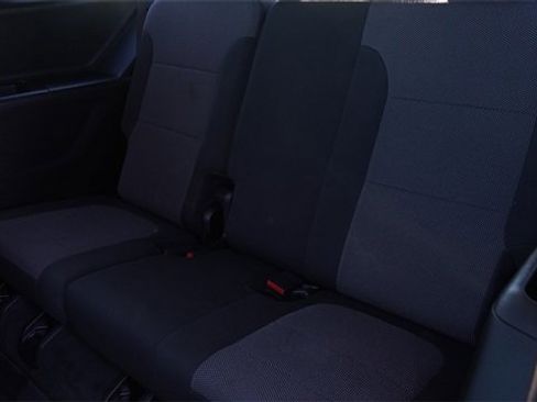 Used 2023 Chevrolet Traverse LT image 16