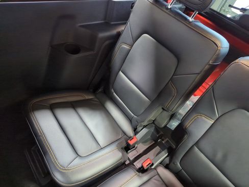 Used 2023 Ford Bronco Badlands image 12