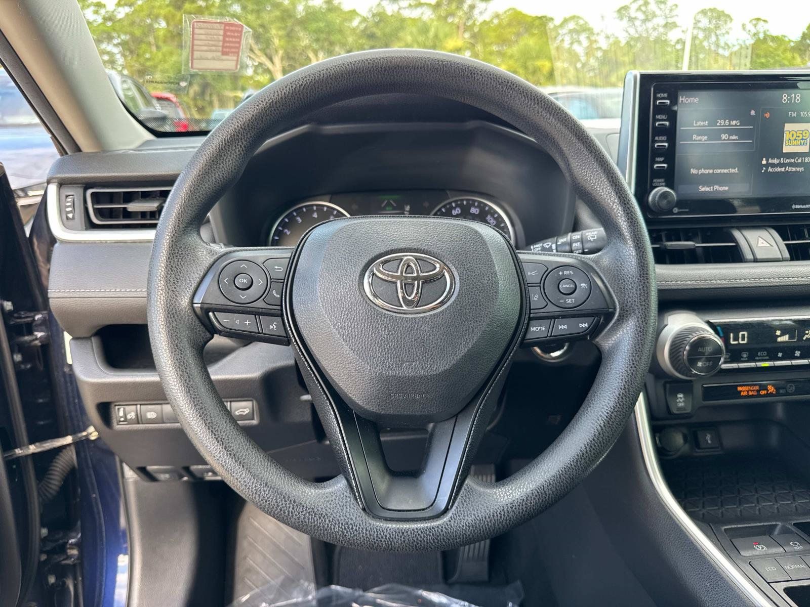 Used 2020 Toyota RAV4 XLE w/ Convenience Package FWD image 28