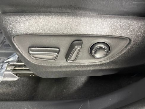 Used 2021 Toyota Highlander XLE AWD/4WD image 15