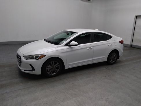 Used 2018 Hyundai Elantra SEL image 2