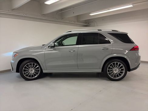 Used 2024 Mercedes-Benz GLE 350 4MATIC w/ AMG Line Exterior image 4