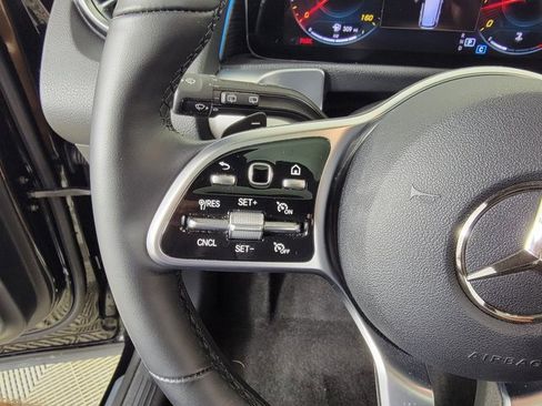 Certified 2022 Mercedes-Benz GLB 250 4MATIC image 25