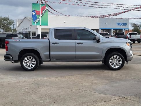 Used 2024 Chevrolet Silverado 1500 Custom image 8