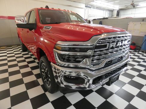 New 2026 RAM 2500 Limited AWD/4WD image 4