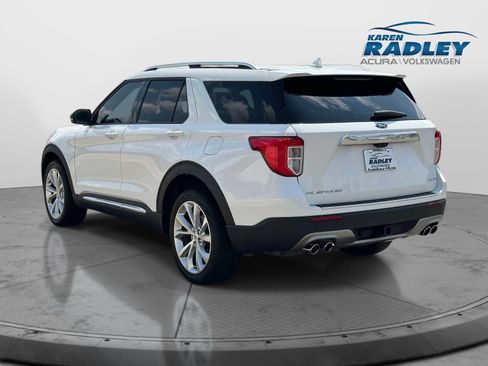 Used 2023 Ford Explorer Platinum w/ Technology Package AWD/4WD image 4
