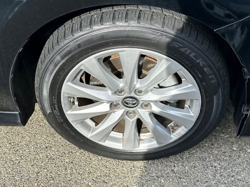 Used 2019 Toyota Camry LE image 11