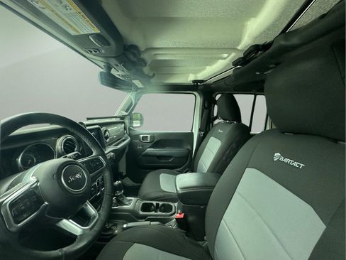 Used 2019 Jeep Wrangler Unlimited Sahara AWD/4WD image 20