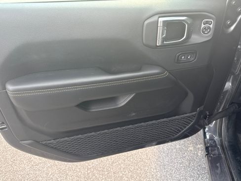 Used 2025 Jeep Wrangler Unlimited Sahara w/ Safety Group AWD/4WD image 11