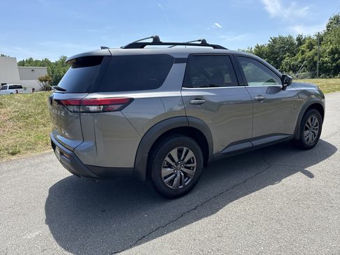 Certified 2022 Nissan Pathfinder SV AWD/4WD image 5