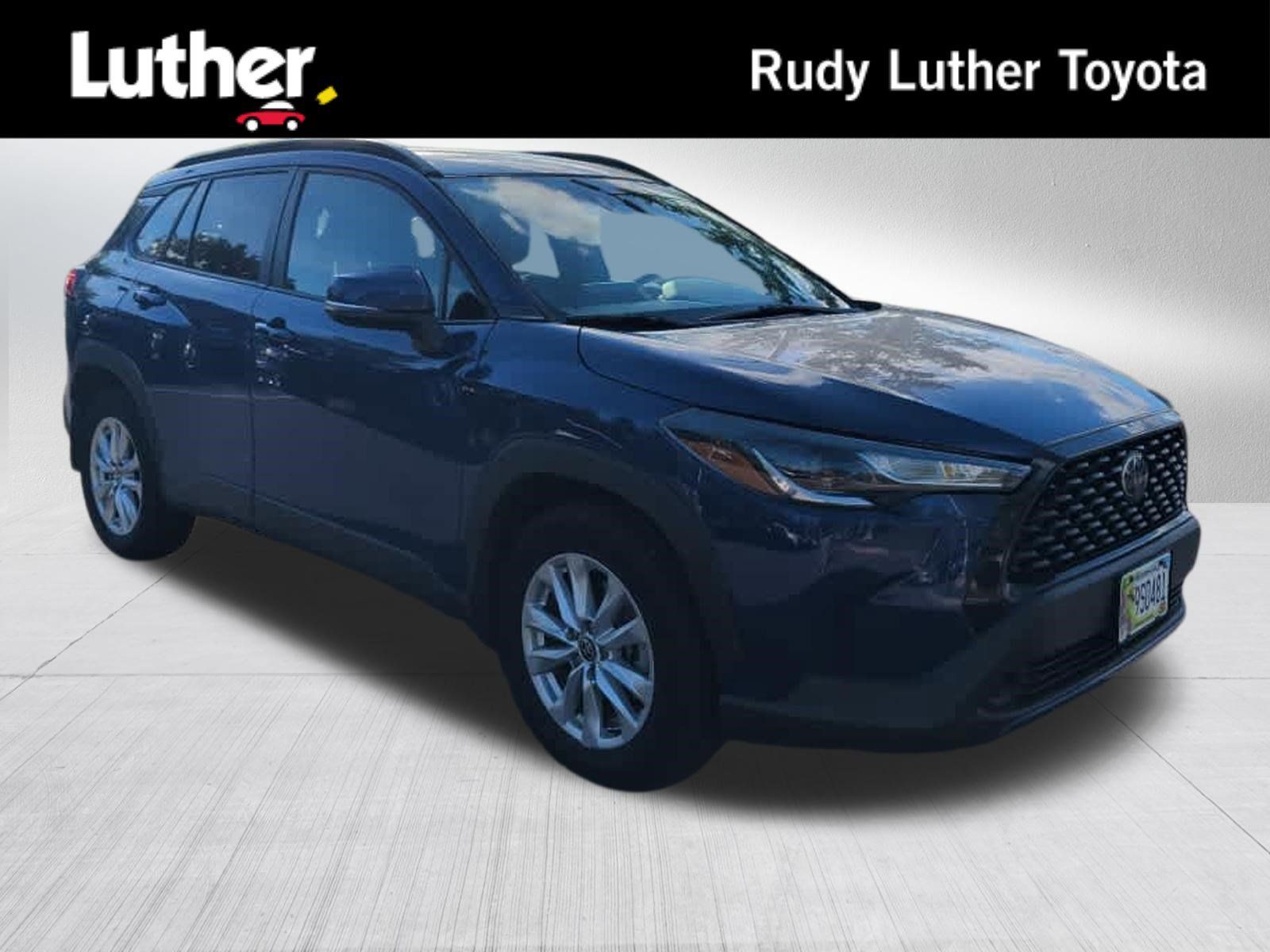 Used 2023 Toyota Corolla Cross LE w/ Moonroof Package AWD/4WD image 1